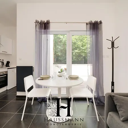 Calme Avec Terrasse Apartment *